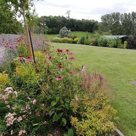 בית נופש Eco-gite Au Natur'ailes Des Collines *